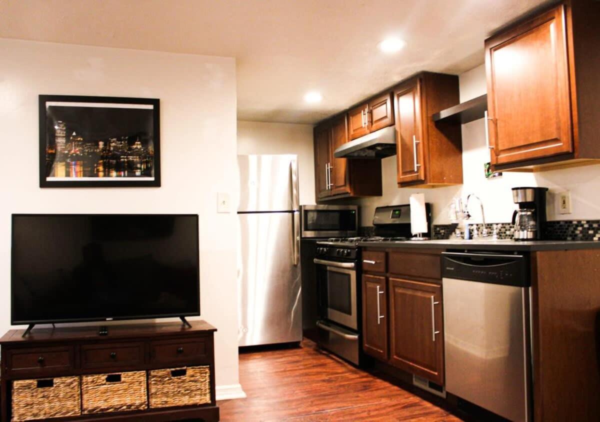 1 Bed Apt - Amazing Location 1 Block To Carson St Pittsburgh Exterior foto